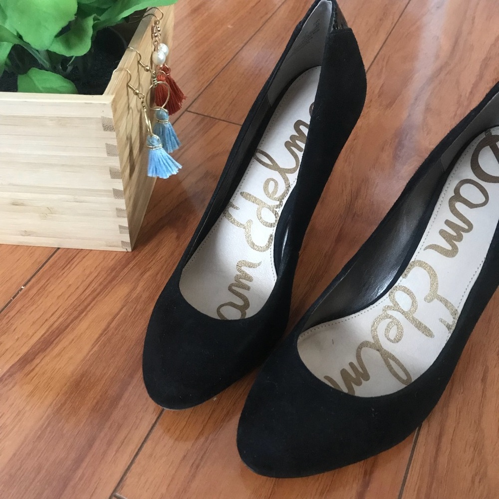 Sam Edelman Black Suede Pumps